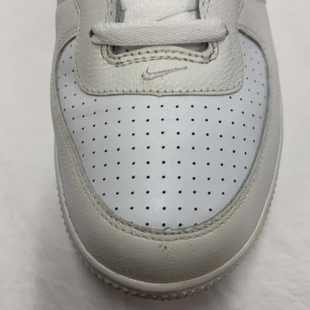 Nike White and Gray Sneakers - Picture 11 of 11